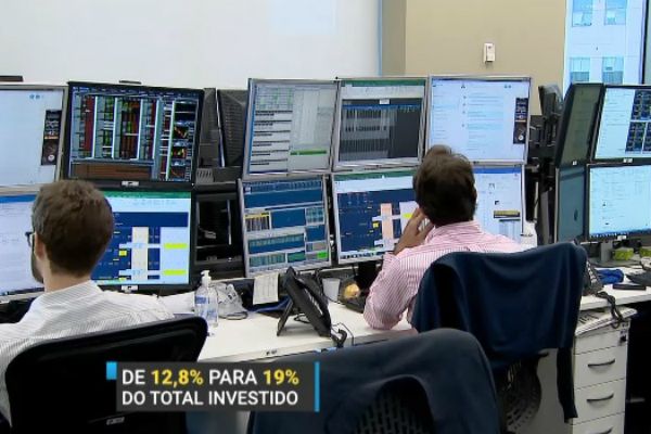 Bolsa de Valores fica cada vez mais popular entre pequenos investidores