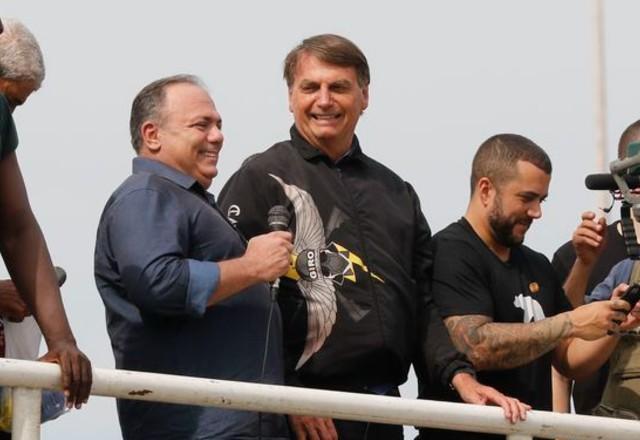 Bolsonaro e Pazuello em ato realizado no último domingo (23.mai)