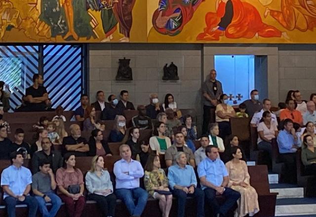 Bolsonaro em igreja