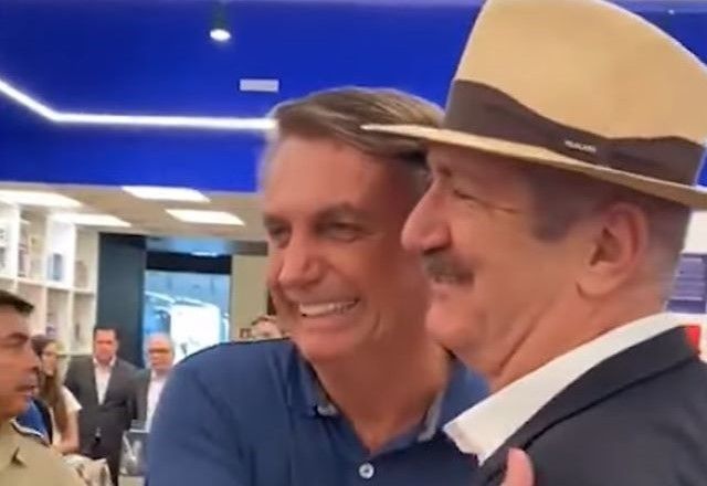 Bolsonaro em lançamento de livro de Aldo Rebelo | Reprodução