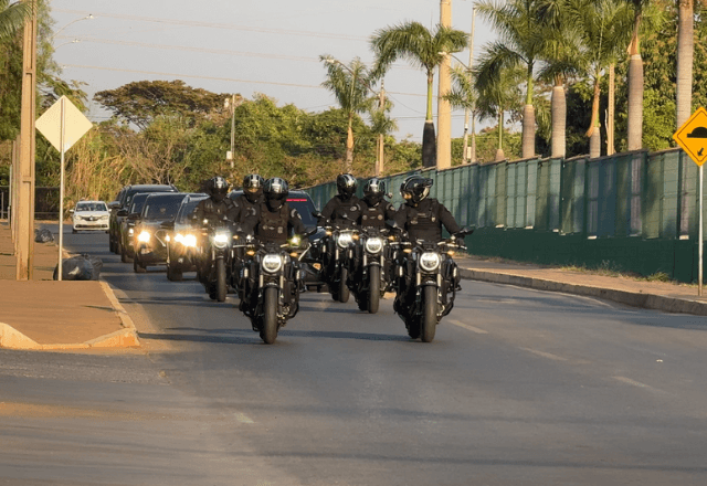 Bolsonaro é escoltado por comboio da Polícia Federal | Foto: reprodução/SBT