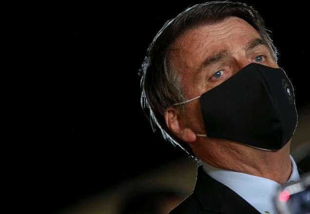 Bolsonaro está com suspeita de ter contraído a Covid-19 Bolsonaro está com suspeita de ter contraído a Covid-19