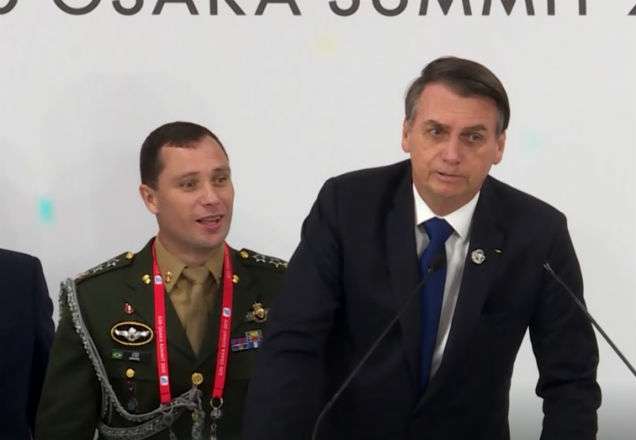 Bolsonaro fala em rede de tráfico envolvendo sargento preso Bolsonaro fala em rede de tráfico envolvendo sargento preso