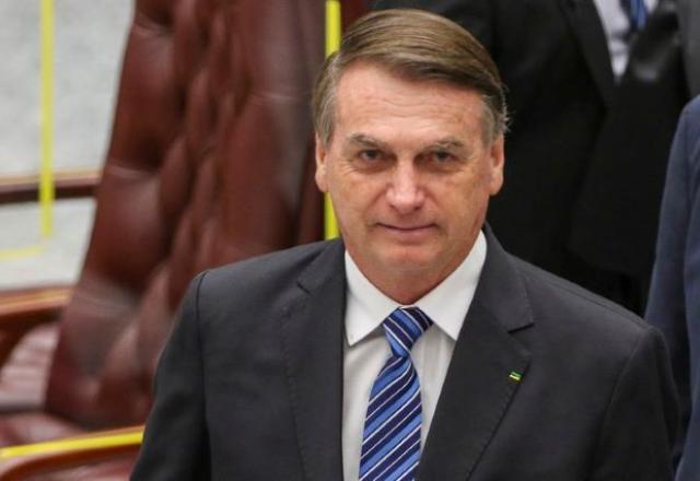 Bolsonaro recebeu e ficou com terceiro kit de joias
