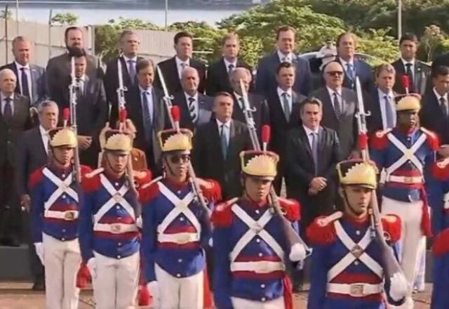 Bolsonaro reúne ministros que vão deixar o cargo para disputar as eleições