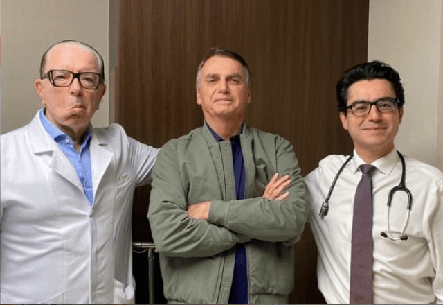 Bolsonaro recebe alta de hospital após 12 dias de internação em SP Bolsonaro recebe alta de hospital após 12 dias de internação em SP