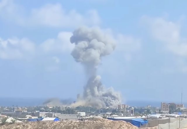 Bombardeiro atingiu área com refugiados da guerra e deixou mais de 300 feridos | SBT