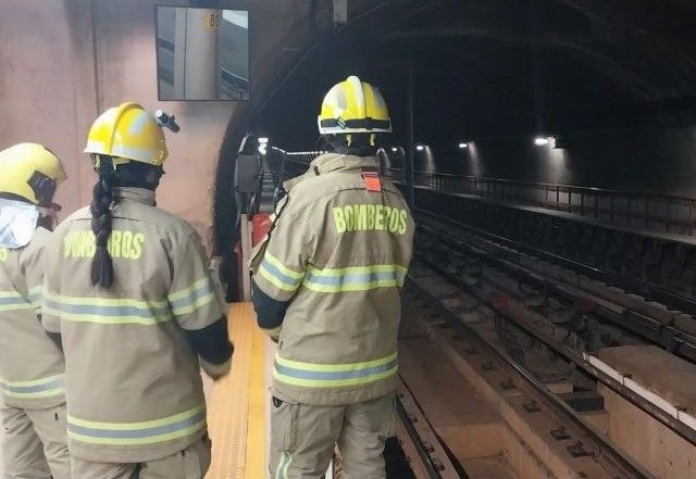 Corpo foi encontrado nos trilhos entre estações do Metrô-DF na área central de Brasília. Bombeiros e polícia foram acionados | Divulgação/CBMDF