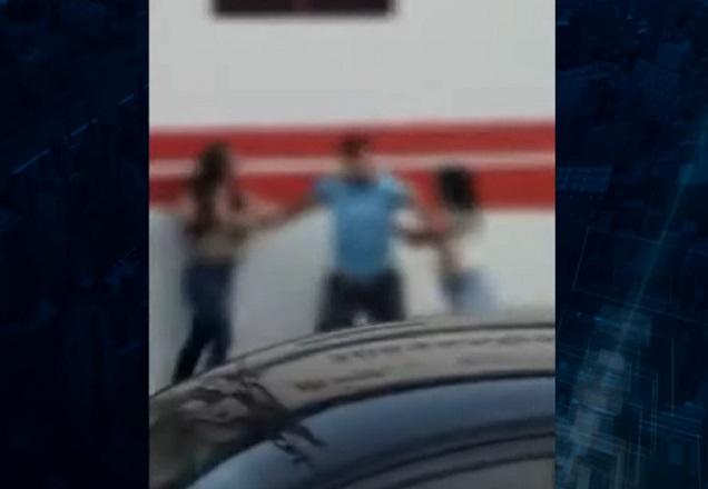 Briga entre marido, mulher e amante