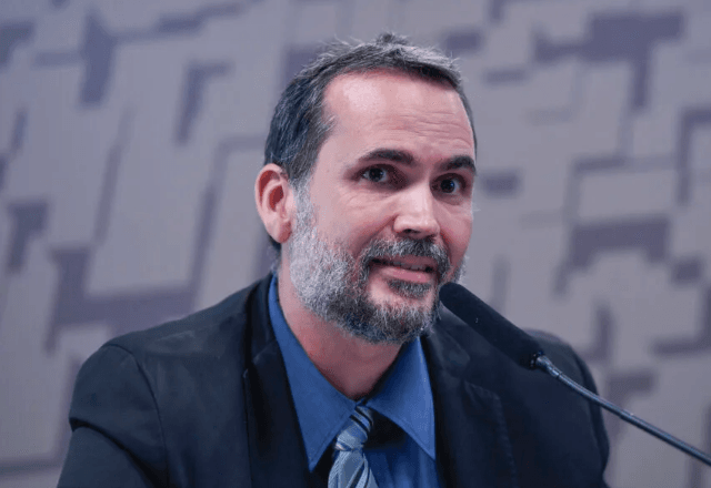 Ministro diz que Brasil não recuará na defesa do Pix 