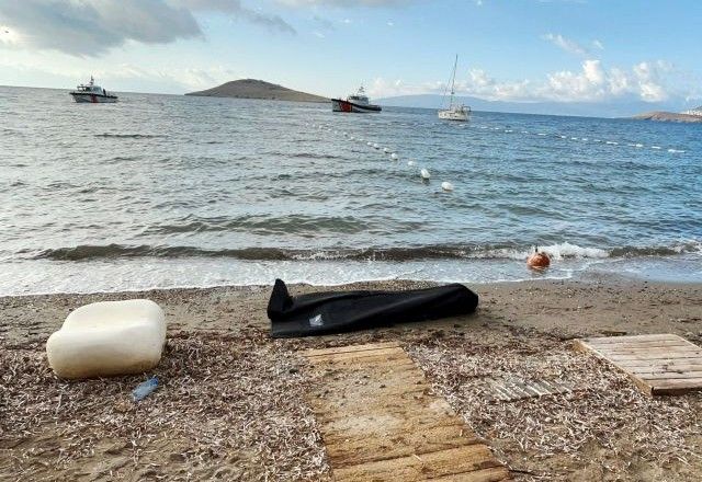 Busca em Bodrum após naufrágio de imigrantes | 24/10/2025/Reuters/Kenan Gurbuz