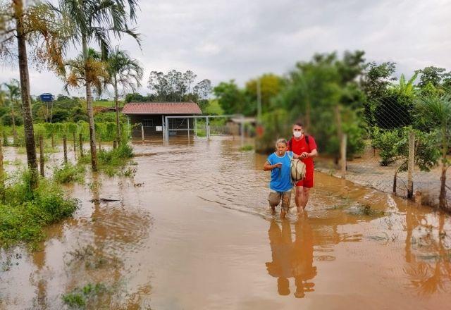 Nível da água já cobre casas, estradas e pontes em algumas regiões | Divulgação/CBMG
