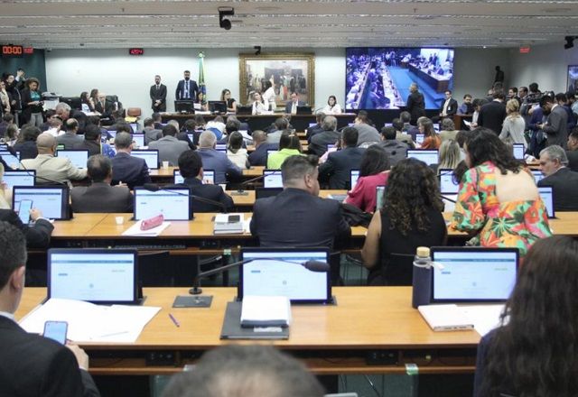 Sessão da CCJ estava marcada para começar às 10h, mas teve início apenas às 12h | Vinicius Loures / Câmara dos Deputados