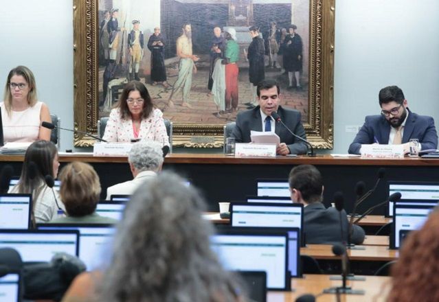 Reunião da CCJ foi realizada de forma semipresencial, já que muitos parlamentares estão em suas bases para participar da campanha eleitoral | Bruno Spada/Câmara dos Deputados