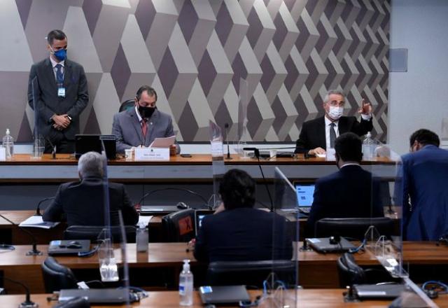 CPI da Covid com Renan Calheiros apontando o dedo