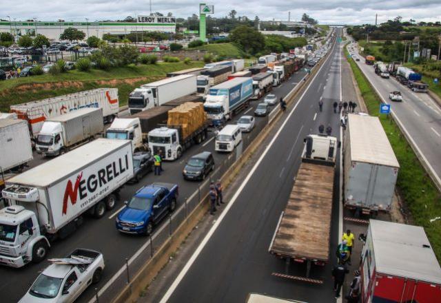 Cai para 150 número de bloqueios em rodovias por bolsonaristas