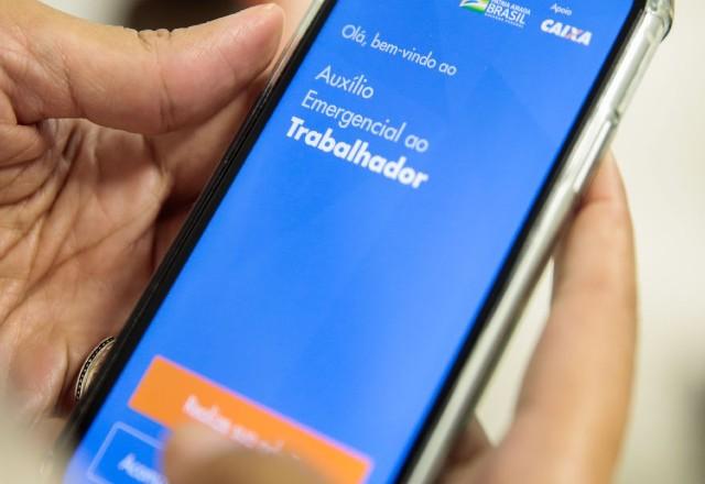 Caixa paga última parcela do auxílio a 4,9 milhões de trabalhadores