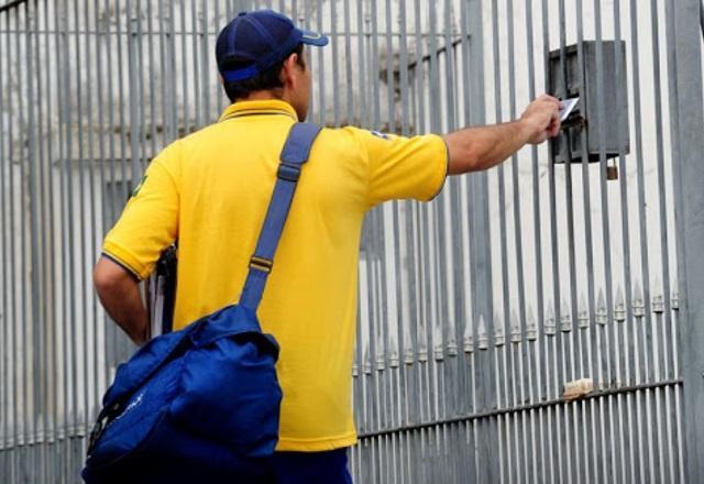 Carteiro assaltado 9 vezes durante trabalho no RJ receberá indenização de R$ 80 mil