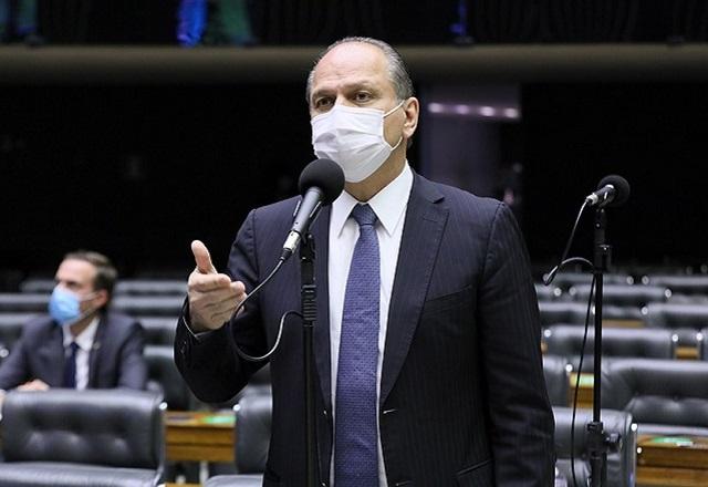 Deputado Ricardo Barros fala ao microfone (Michel Jesus/Câmara dos Deputados)