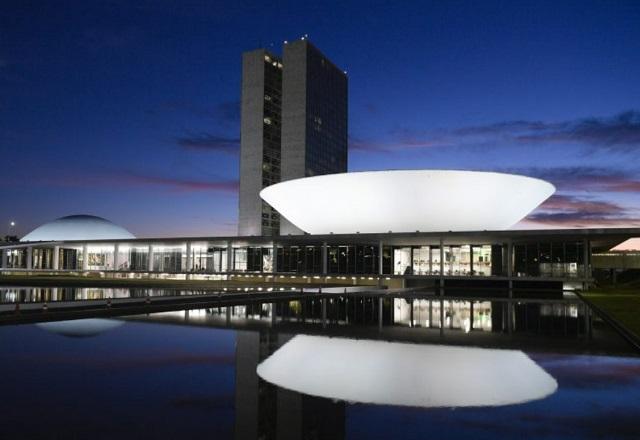 Palácio do Congresso Nacional à noite (Reprodução/Câmara dos Deputados)
