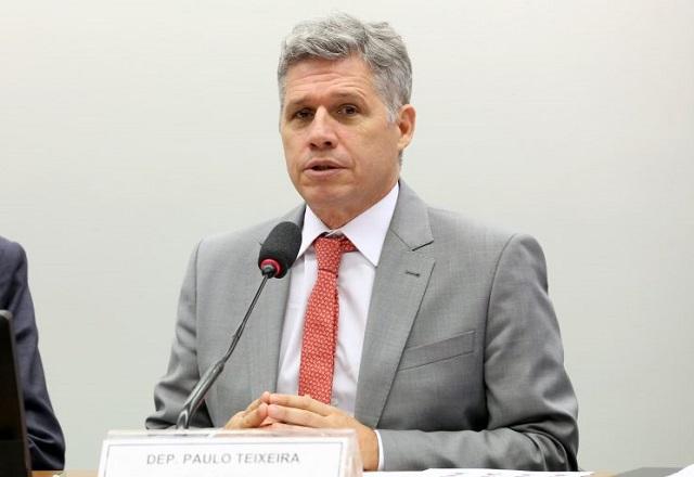 Paulo Teixeira fala ao microfone (Cleia Viana/Câmara dos Deputados)