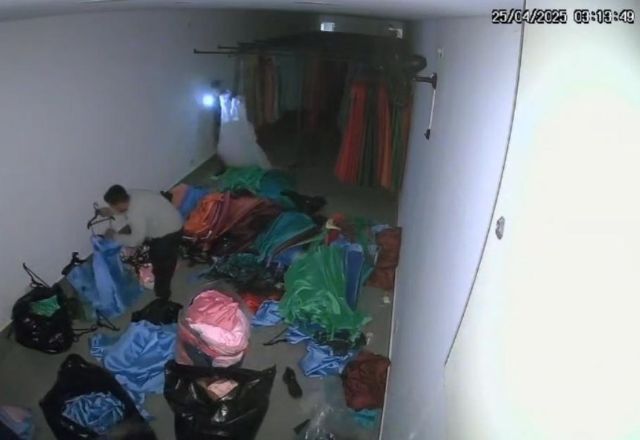 Criminosos invadem loja de vestidos no centro de São Paulo e furtam mais de mil peças