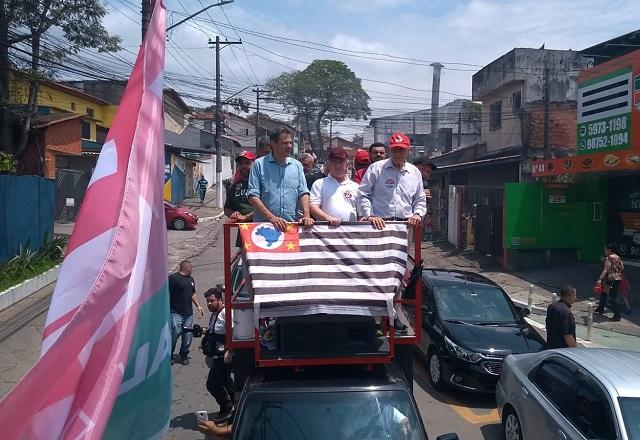 Fernando Haddad em carreata (Divulgação/Campanha Fernando Haddad)