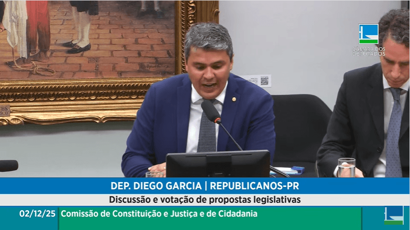 Relator da CCJ rejeita cassação de Carla Zambelli e votação é adiada