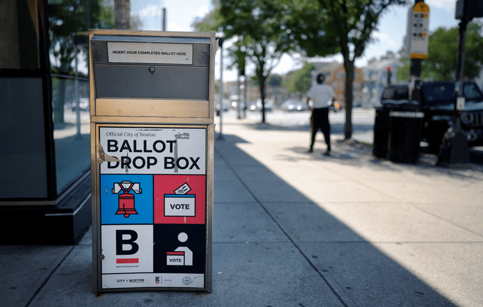 Imagem da notícia: Democratas contestam plano de Trump sobre voto pelo correio Imagem da notícia: Democratas contestam plano de Trump sobre voto pelo correio