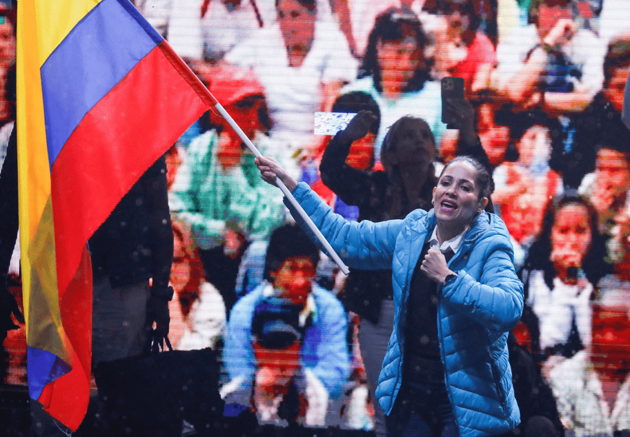 Luisa González durante campanha em Quito, 2023 | REUTERS/Karen Toro
