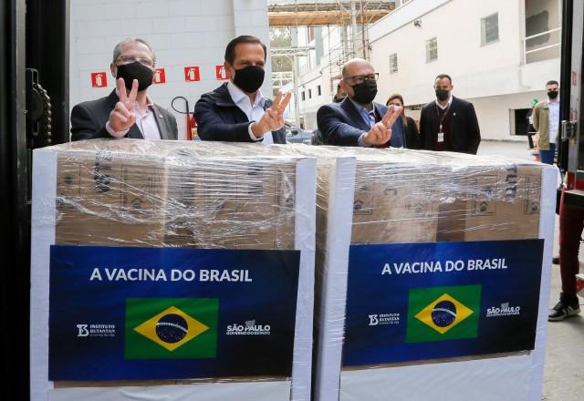 CoronaVac: Butantan recebe insumos para produção de 10 milhões de doses