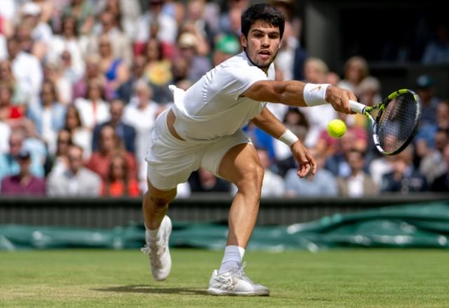 Carlitos Alcaraz voa em Wimbledon | Reprodução Twitter