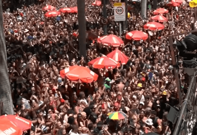 Foliões no Rio de Janeiro | Reprodução