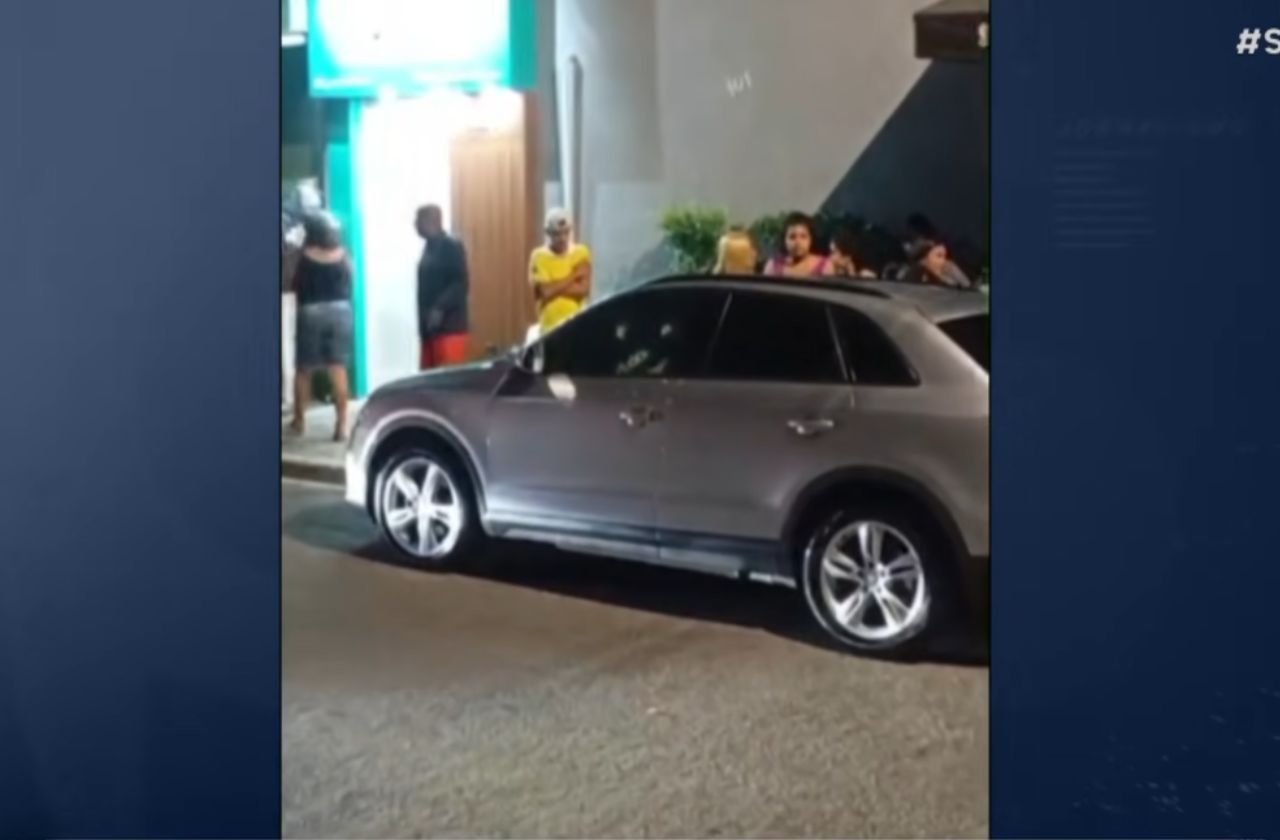 Carro do casal alvejado após a execução | Reprodução