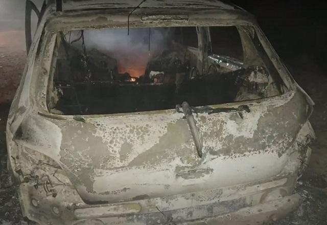 Carro queimado em Bocaiuva do Sul (PR)
