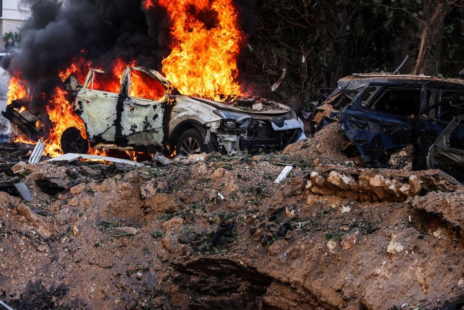 Carros incendiados em Tel Aviv após mísseis iranianos | 24/3/2026/Reuters/Tomer Appelbaum