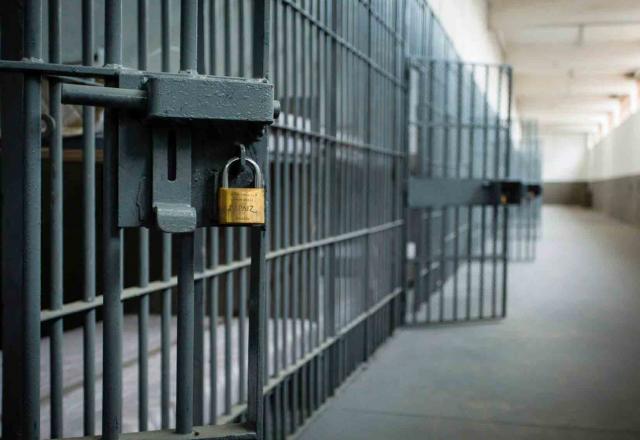 SP: mais de 30 mil detentos deixarão presídios em "saidinha" temporária SP: mais de 30 mil detentos deixarão presídios em "saidinha" temporária