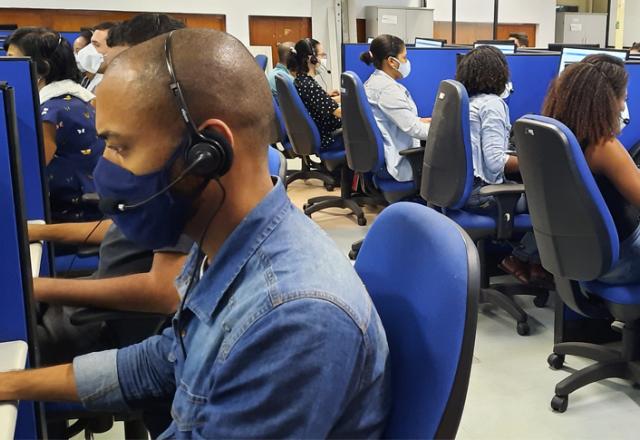 Censo IBGE - telefonistas em atendimento