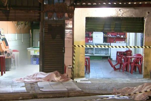 Chacina deixa cinco mortos na Grande São Paulo Chacina deixa cinco mortos na Grande São Paulo