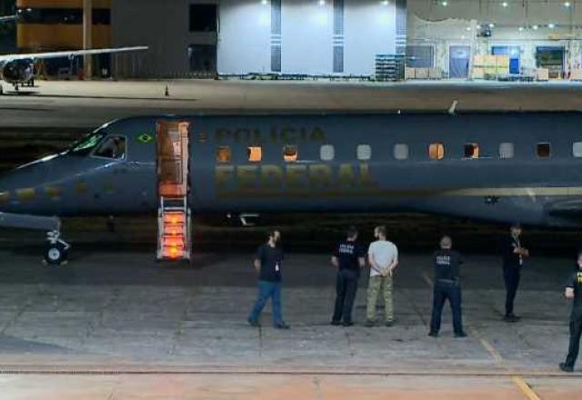 Chega a Brasília avião com restos mortais de jornalista britânico e indigenista brasileiro | Divulgação Polícia Federal