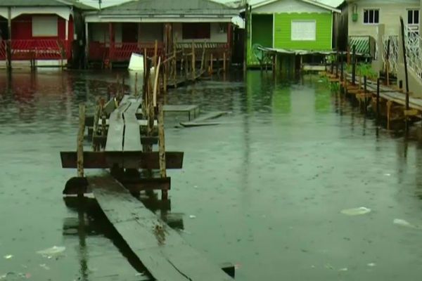 Cheia dos rios já afetou mais de 64 mil pessoas no Amazonas