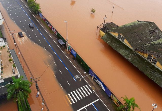 Cheia vem inundando rodoviárias e ruas do centro de Porto Alegre | Reprodução