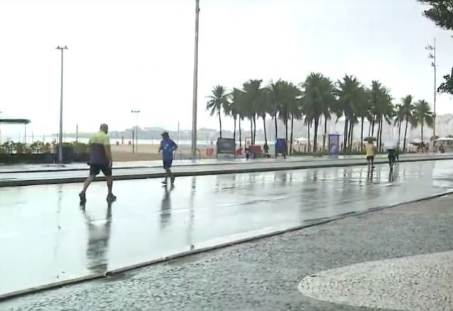 Chuva em Copacabana | Reprodução/SBT Rio