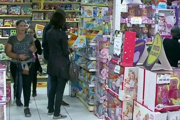 Comércio aposta em promoções para o Dia das Crianças Comércio aposta em promoções para o Dia das Crianças