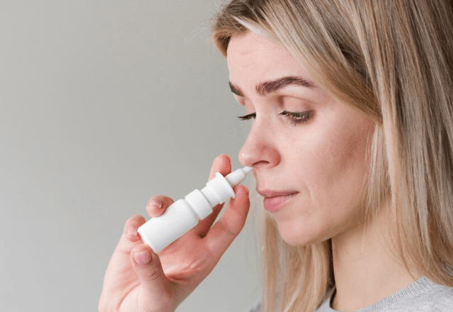 Como fazer lavagem nasal | Freepik