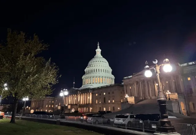 Urgente! EUA Encerram 'Shutdown' Mais Longo da História: Trump Vai Sancionar Acordo Hoje!