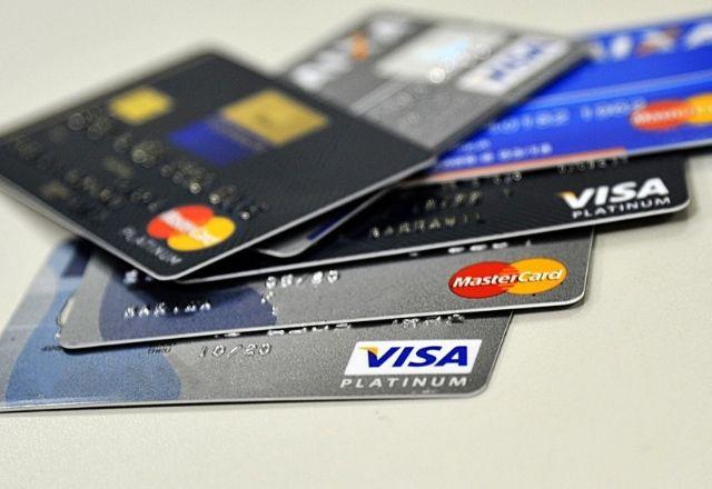 Consumidores que recebem até R$ 500 por mês são os que mais demandam crédito | Agência Brasil