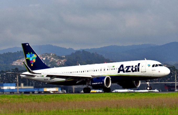 Clientes poderão realizar a aquisição das passagens diretamente no aplicativo da companhia | César dos Reis / Azul