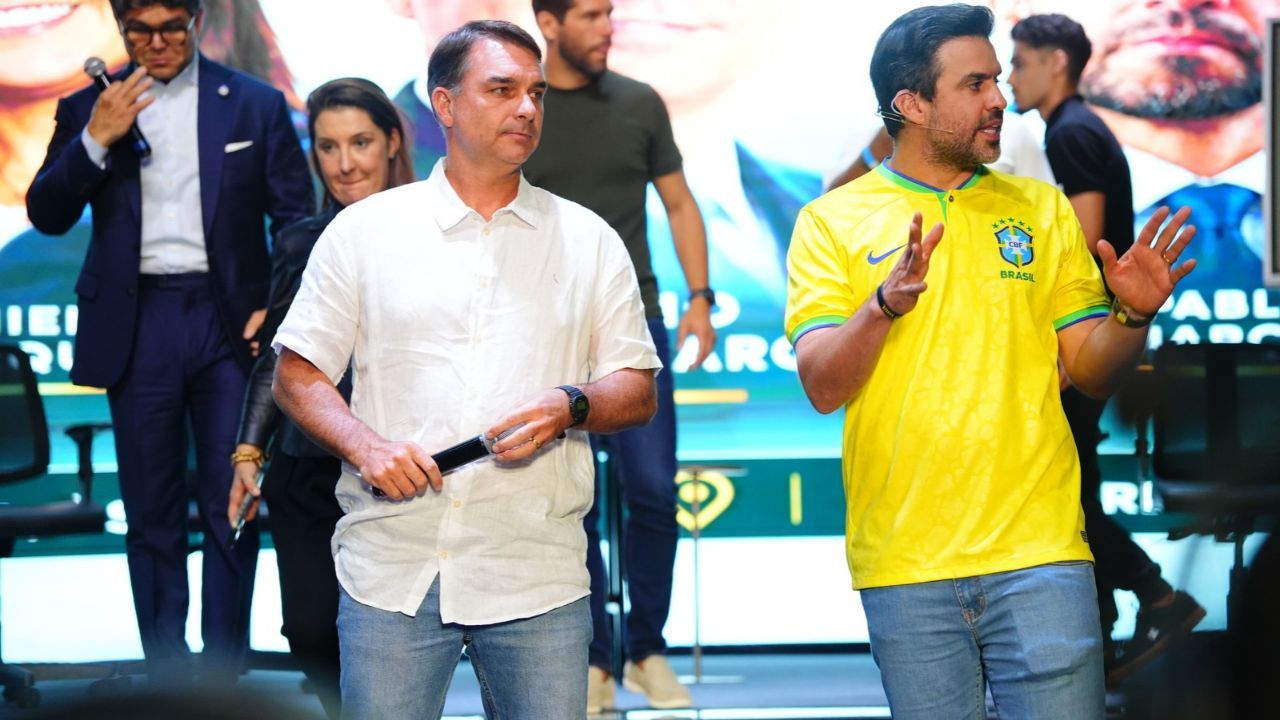 Flávio Bolsonaro e Pablo Marçal em encontro com influenciadores em São Paulo (SP) | Foto: divulgação/Vittor Sales