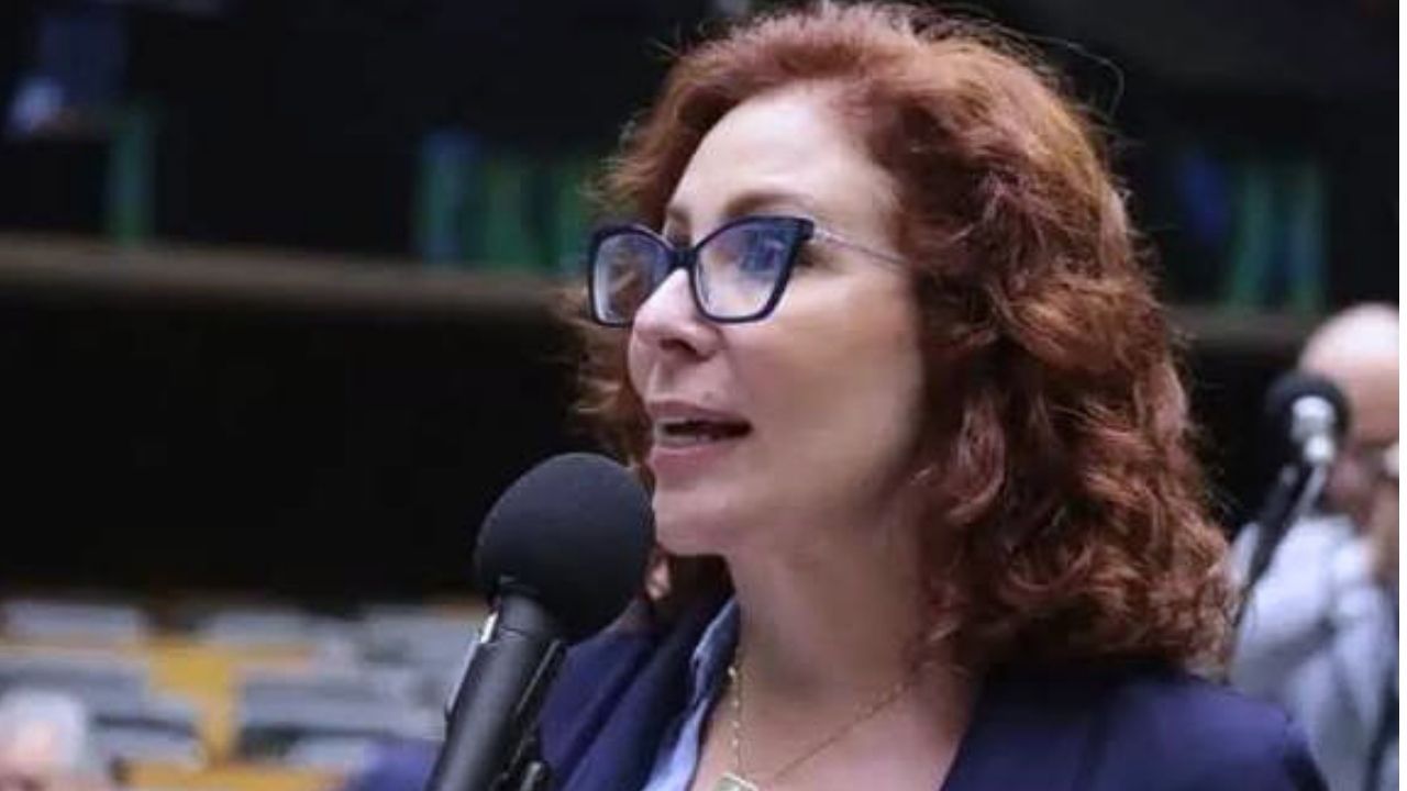 Em carta na prisão, Carla Zambelli sugeriu delação premiada Em carta na prisão, Carla Zambelli sugeriu delação premiada